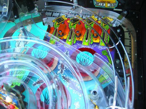 cftblpf5.jpg Creature From the Black Lagoon Pinball Machine by Bally