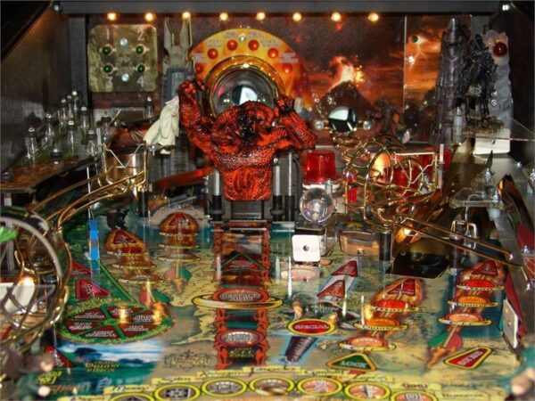 lotrpf2.jpg Lord of the Rings Pinball Machine by Stern