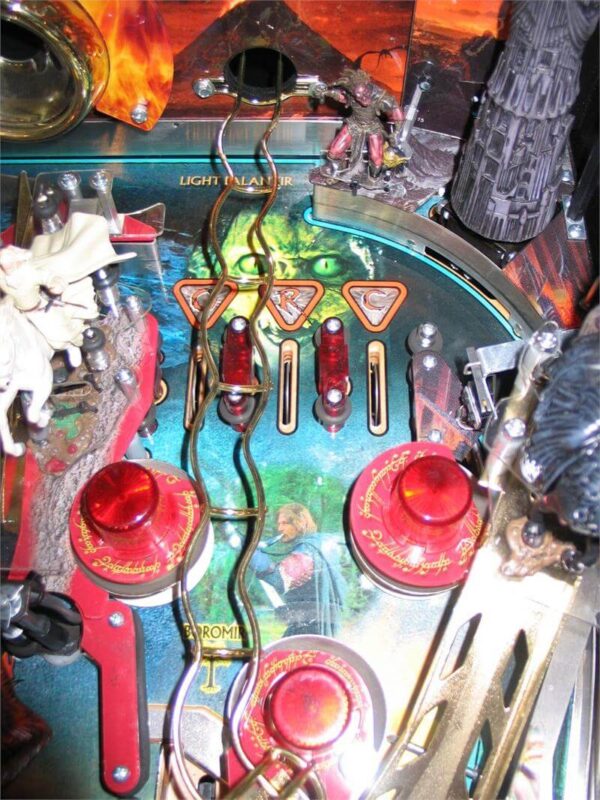 lotrpf3.jpg Lord of the Rings Pinball Machine by Stern