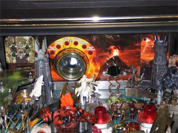 lotrpf5.jpg Lord of the Rings Pinball Machine by Stern