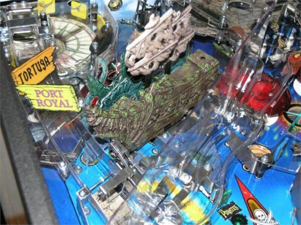 piratespf5.jpg Pirates of the Caribbean Pinball Machine by Stern